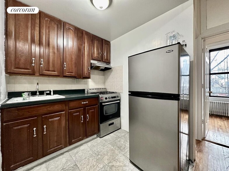Building Photo - 454 W 57th St