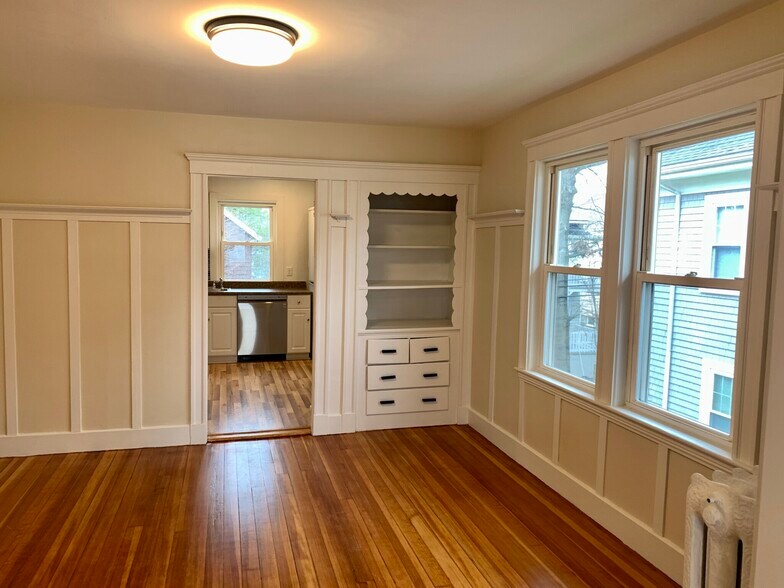 Building Photo - 125 Manthorne Rd