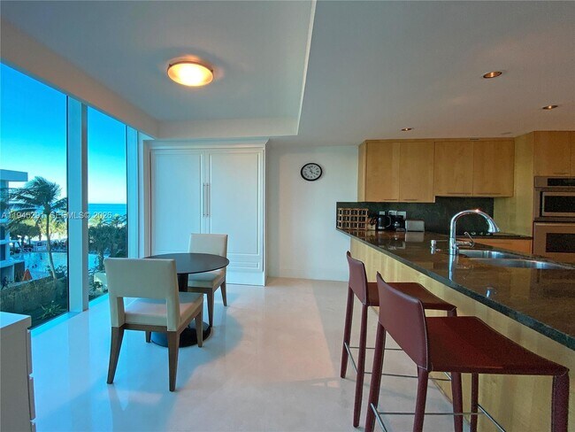 Building Photo - 1200 Holiday Dr