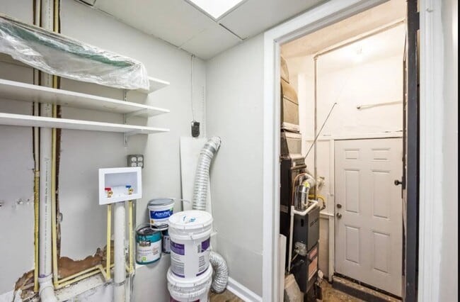 Building Photo - Fully Renovated Two-Bedroom Townhome In Du...