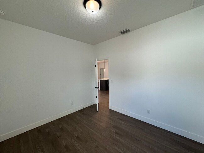 Building Photo - BEAUTIFUL 4 BD/2 BA Home in Palm Bay! Great Location!