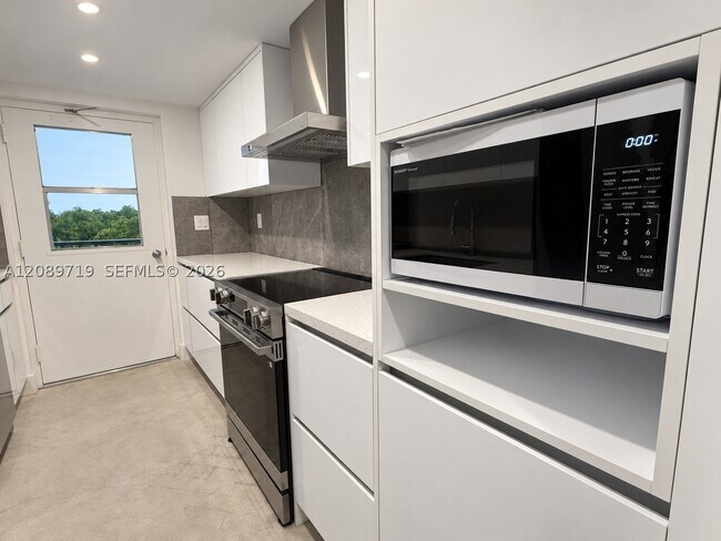 Building Photo - 5781 Biscayne Blvd