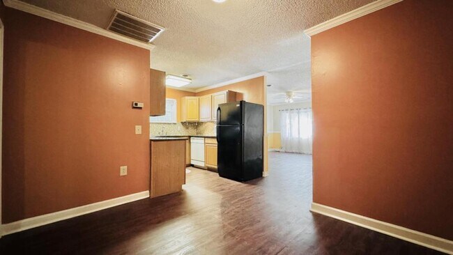 Building Photo - 1410 W Avondale Dr