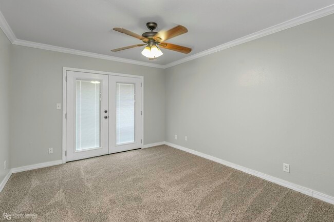 Building Photo - 10001 Stratmore Cir