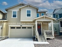 Building Photo - Luxurious fully-furnished home in Dove Vil...