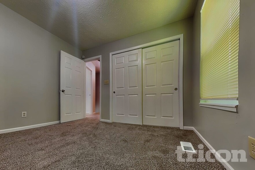 Building Photo - 1426 Auburn Dr