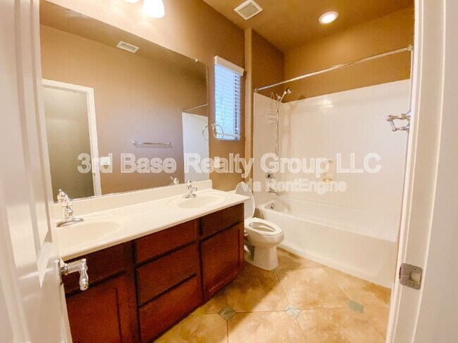 Building Photo - 21088 W Maiden Ln
