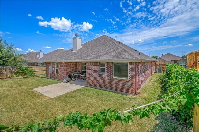 Building Photo - 1011 Dove Chase Ln