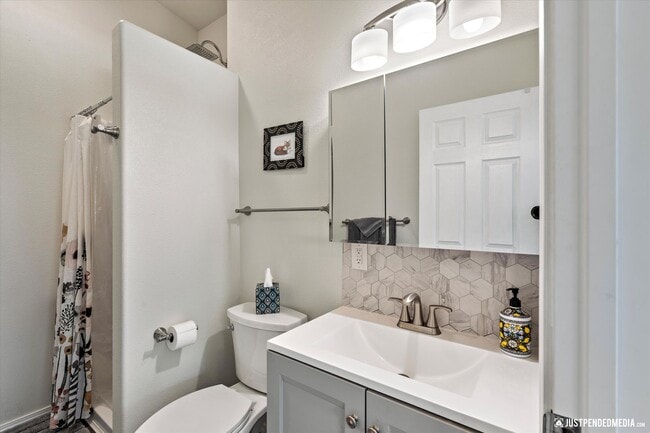 Building Photo - Cute 1 bedroom + 1 Bathroom w/ office - UT...