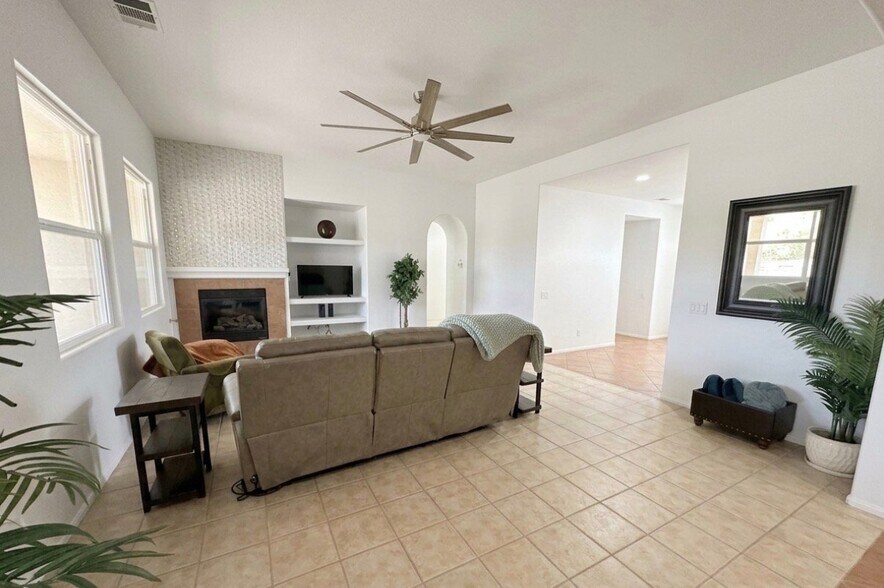 Building Photo - 82686 Castleton Dr
