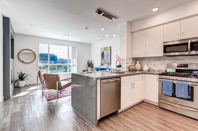 Building Photo - Unit Type: D2 Penthouse | 2 Bedroom + Loft...
