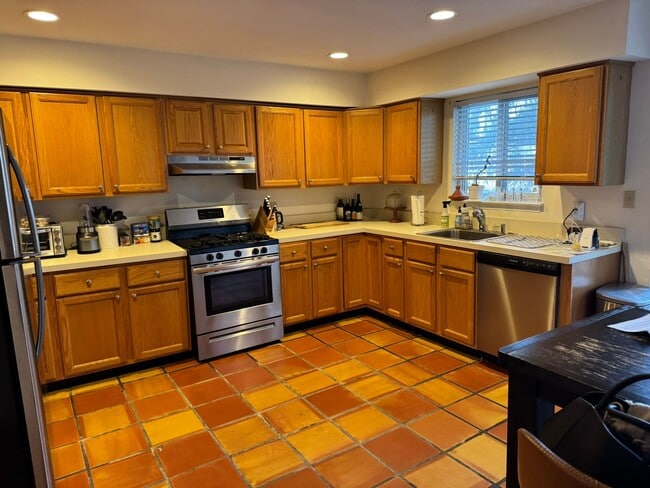 Building Photo - 7 B Orchard Beach Rd