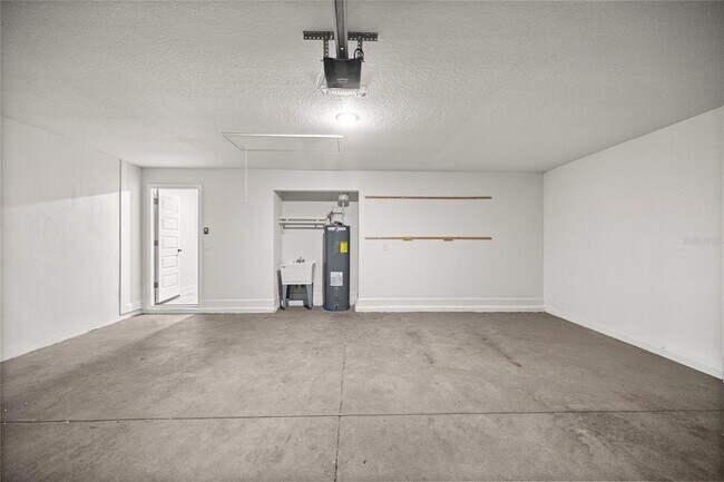 Building Photo - 5826 SW 83rd Ln