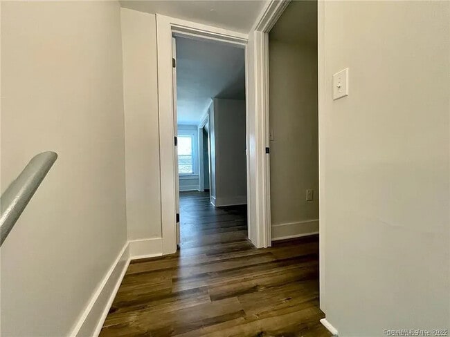 Building Photo - 30 Anthony St