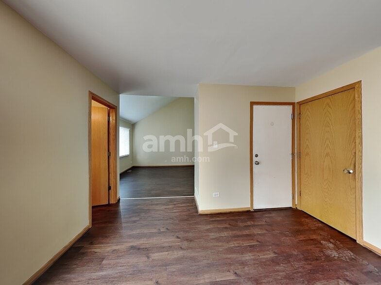 Building Photo - 2816 Bloomfield Dr