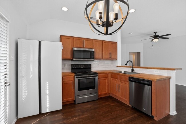 Building Photo - 1942 Courtside Dr