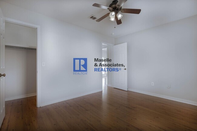 Building Photo - 105 Channing Cir