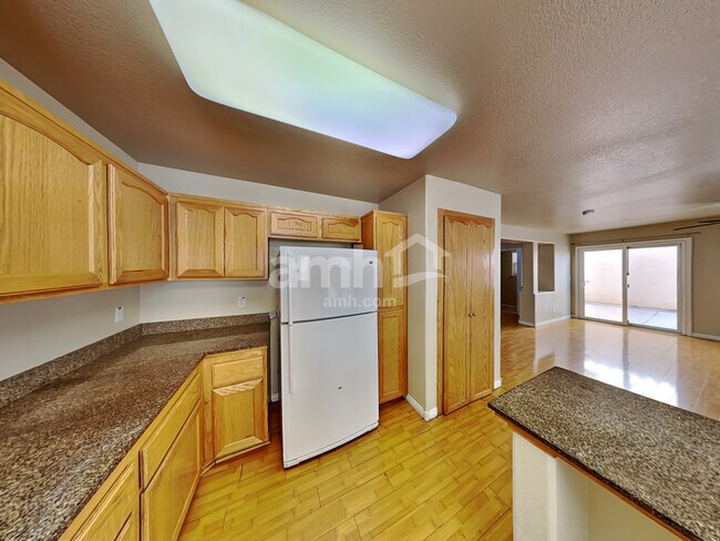 Building Photo - 7300 Vinca Rd