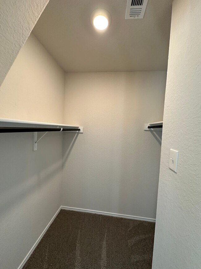 Building Photo - 8530 Brisk Water