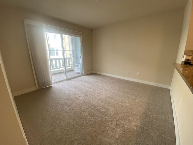 Building Photo - Updated 1 bedroom 55+ Community across from Wilson Park!