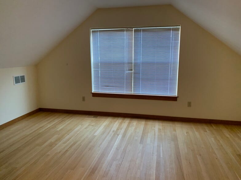 3rd Floor Bedroom - 1 Union Ave