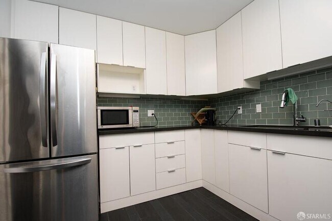 Building Photo - 127 Knockash Hill