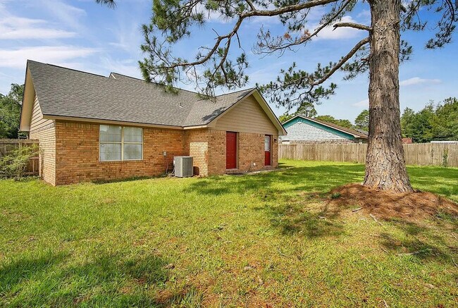 Building Photo - 1308 Tower Dr