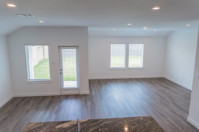 Building Photo - 1123 Sommerville Dr