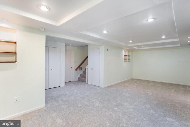 Building Photo - 14 Tivoli Lake Ct