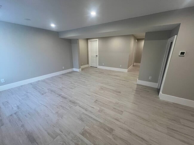 Building Photo - 10 Webber Ave