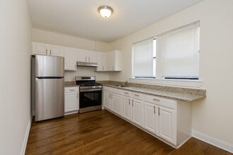 Building Photo - 7640 S Stewart Ave
