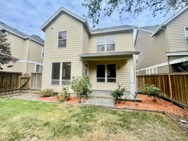 Building Photo - Well Appointed, Open Floor Plan 3-bedroom, 2.5-bathroom home in Beaverton