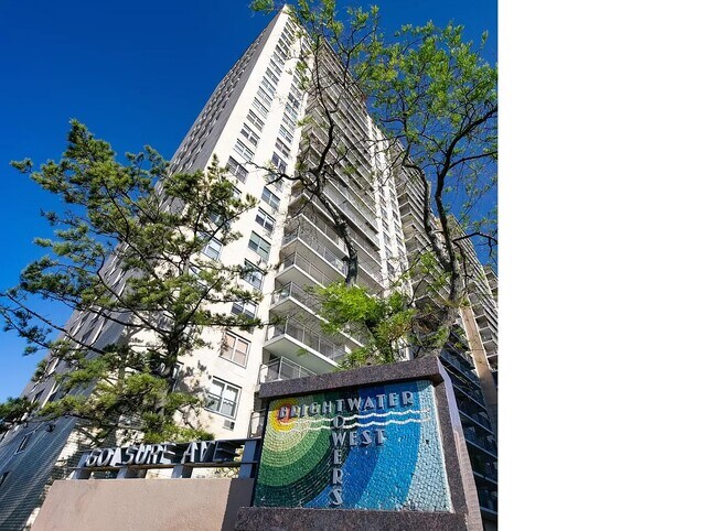 Building Photo - 601 Surf Ave