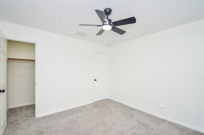 Building Photo - 4835 Richmond Knoll Ln