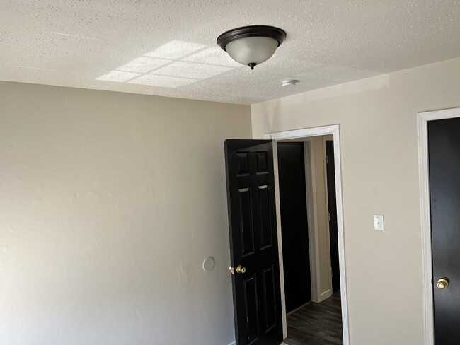 Building Photo - 1017 Westward Trails Dr