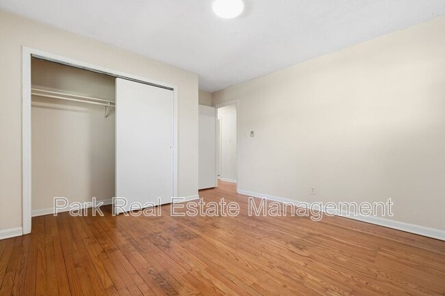 Building Photo - 635 N Columbia St