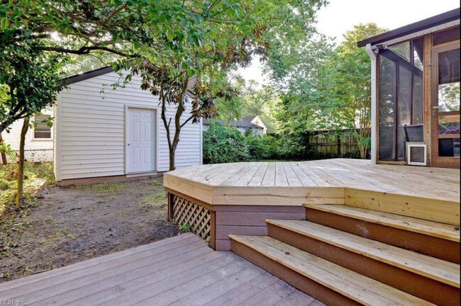 Building Photo - 40 Manteo Ave