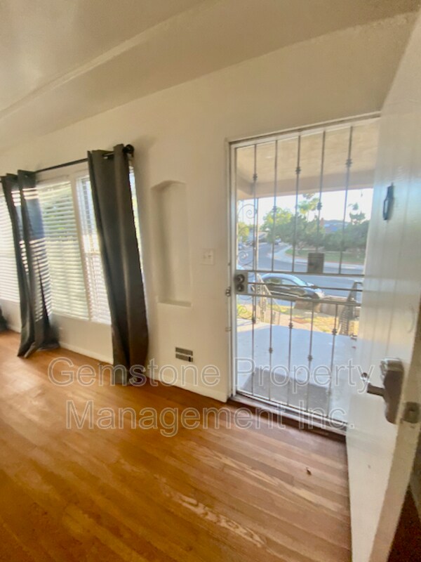 Building Photo - 5017 College Ave