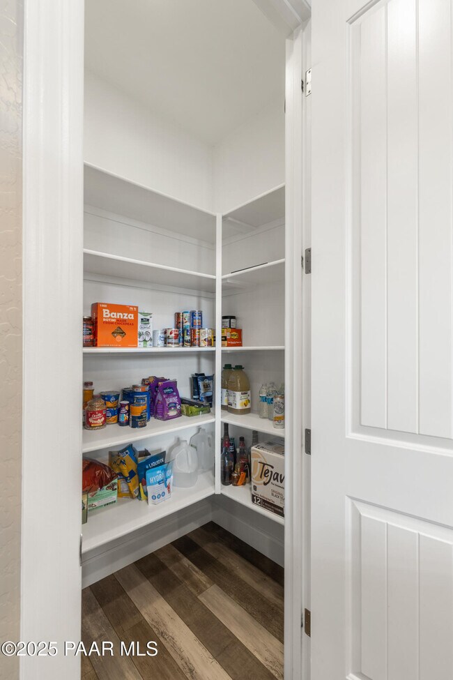 Building Photo - 1465 Varsity Dr