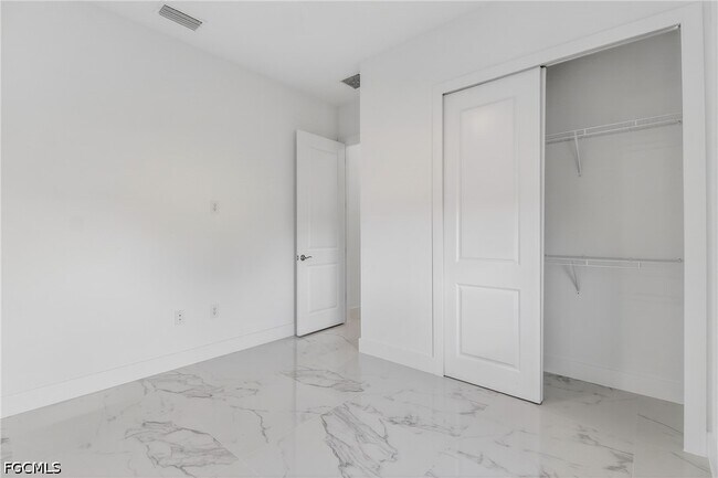 Building Photo - 4107 16th St SW