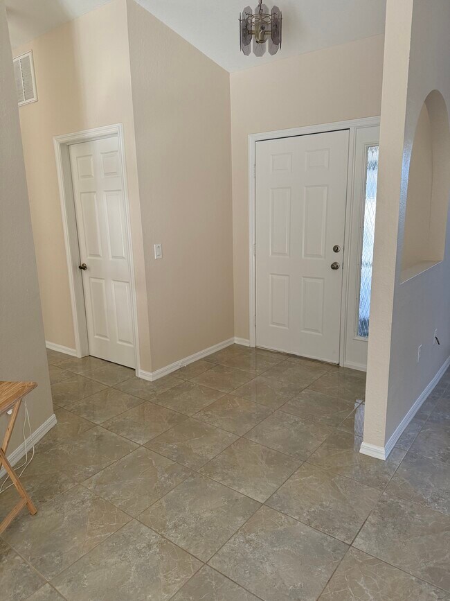 Building Photo - 486 Chamber St NW