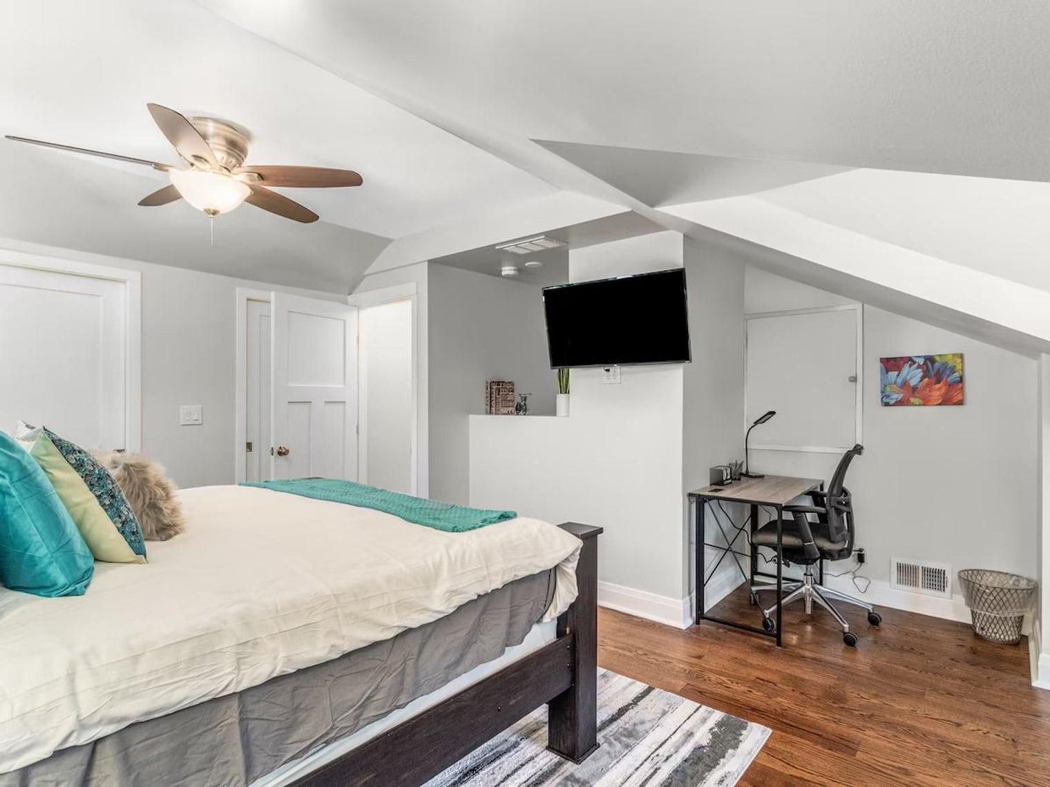 Building Photo - 5258 Washington St