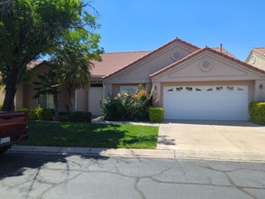 Building Photo - Charming 2-Bedroom + Office Home with Spacious Layout & Serene Backyard. Access to Community Pool...