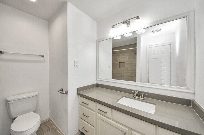 Building Photo - 3738 Lehall St