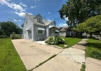 Building Photo - 137 Hope Ave