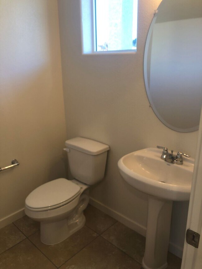 Building Photo - CORNER LOT - END UNIT - NO YARD TO MAINTAI...