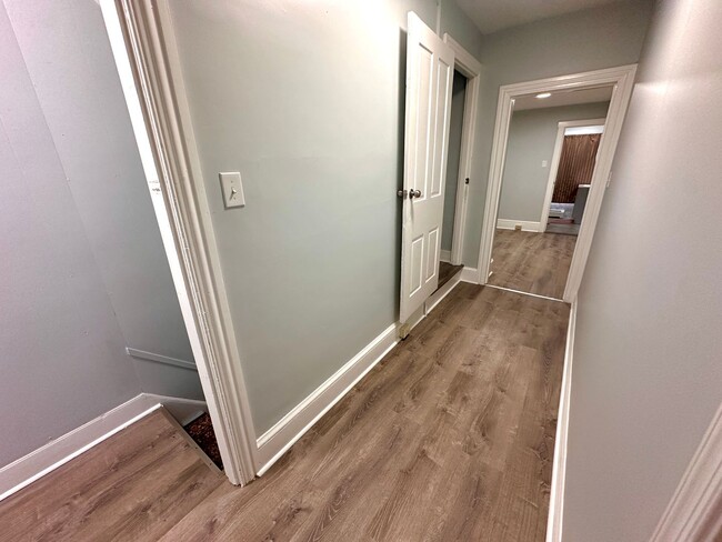 Building Photo - 546 N 11th St