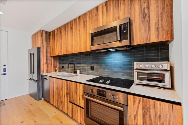 Building Photo - 84 Northeast Dr