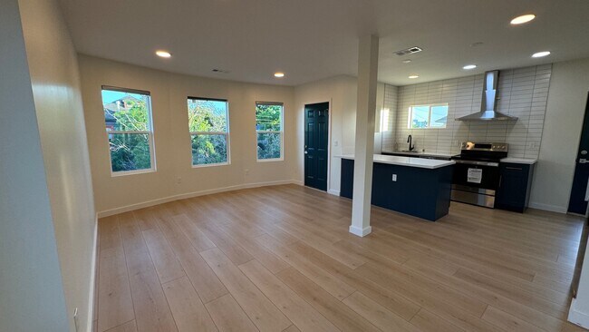 Building Photo - 1202 61st St