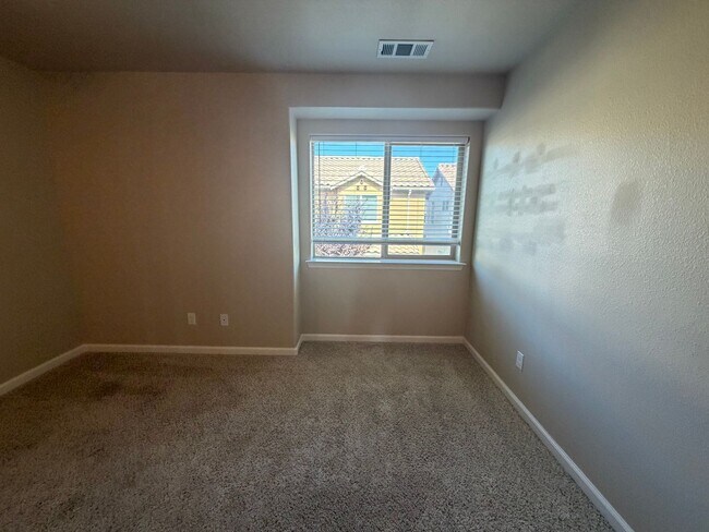 Building Photo - 1194 Velarde Cir